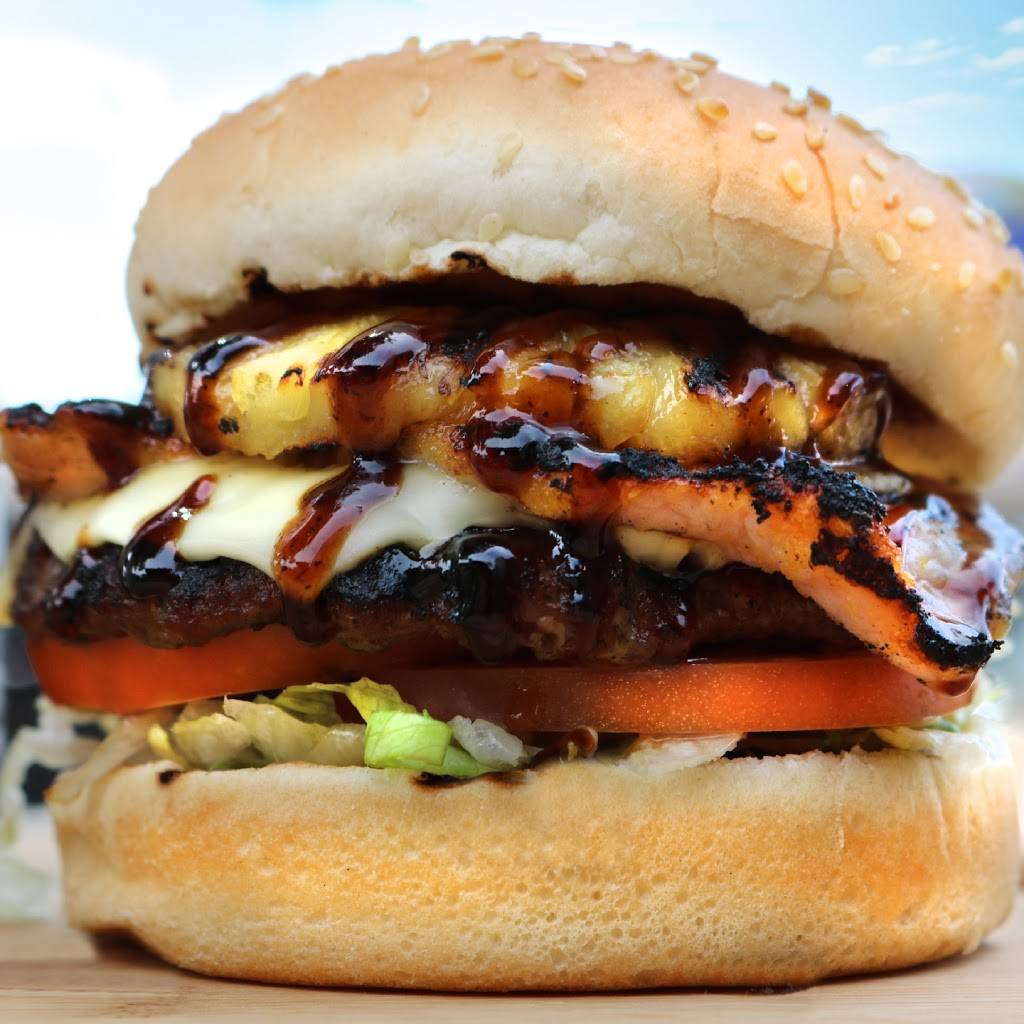 The Beach Burger | restaurant | 203 Main St, Sauble Beach, ON N0H 2G0, Canada | 5194220300 OR +1 519-422-0300