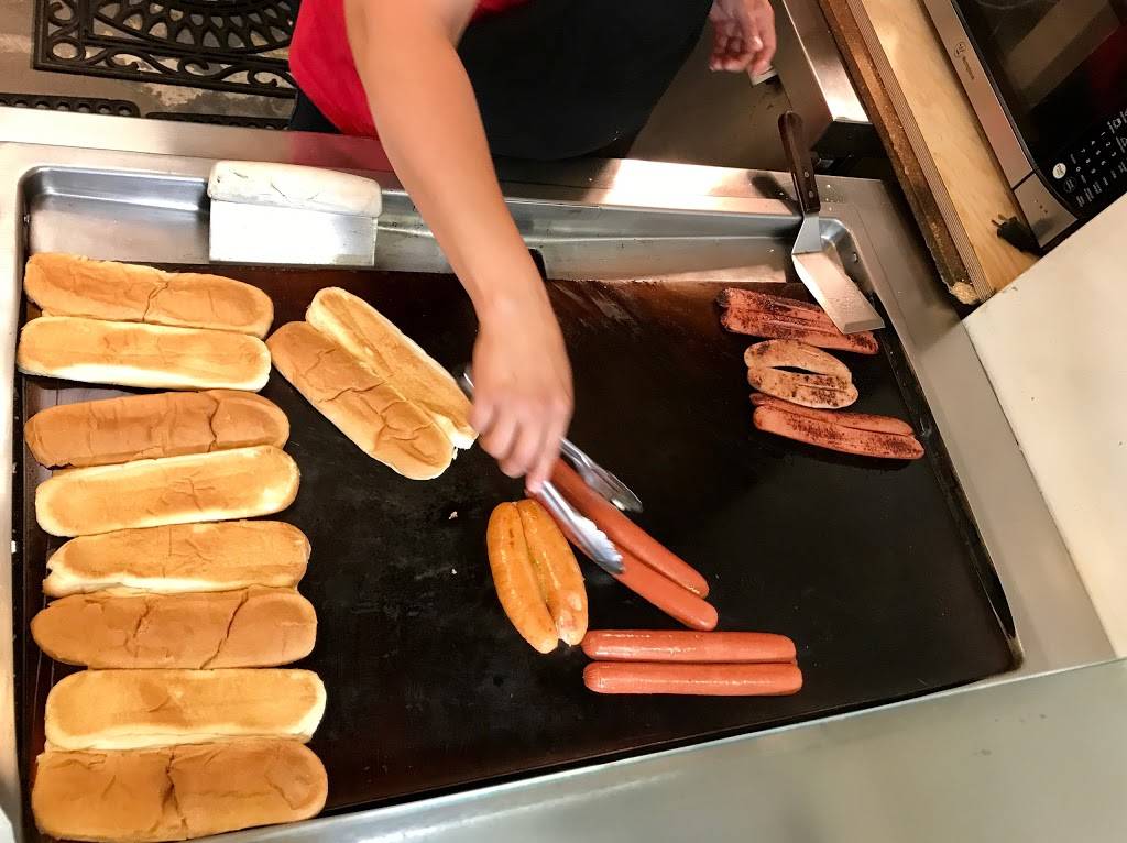 Gourmet Franks | restaurant | 199 Stanford Shopping Center, Palo Alto, CA 94304, USA | 6503277246 OR +1 650-327-7246