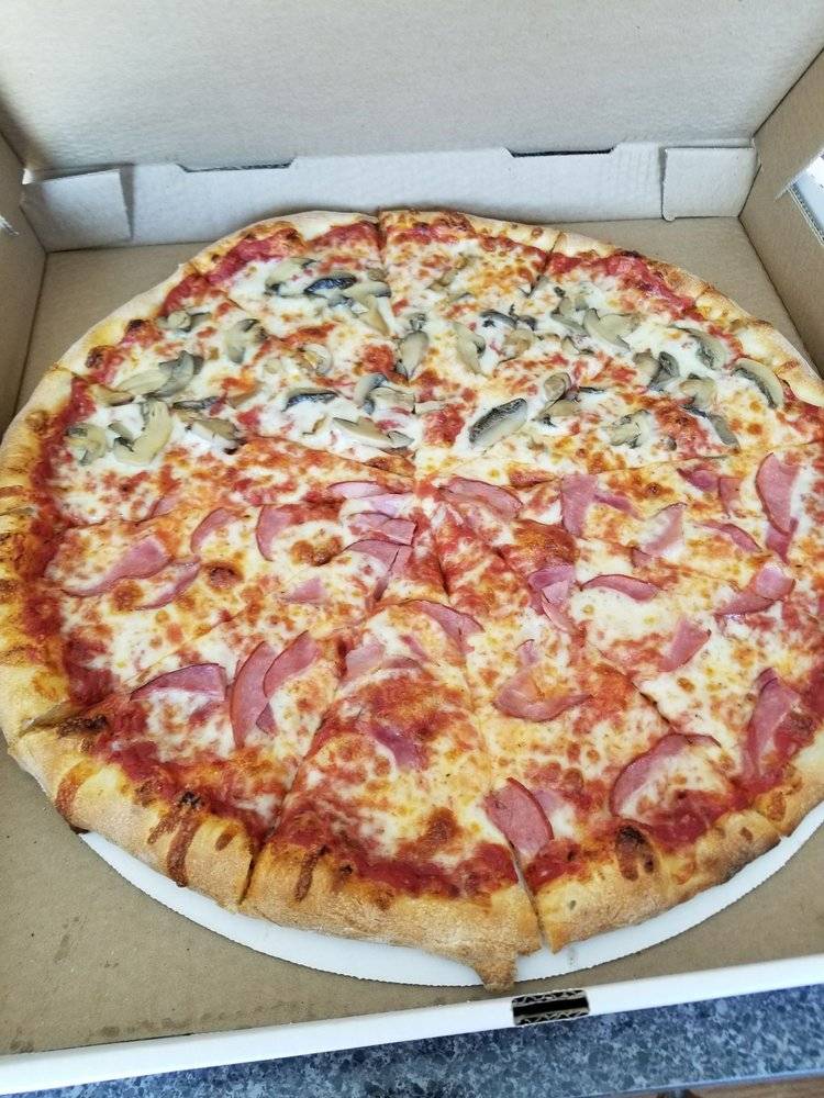 Village Pizza & Pasties | restaurant | 3620 Avon St, Hartland, MI 48353, USA | 8106323232 OR +1 810-632-3232