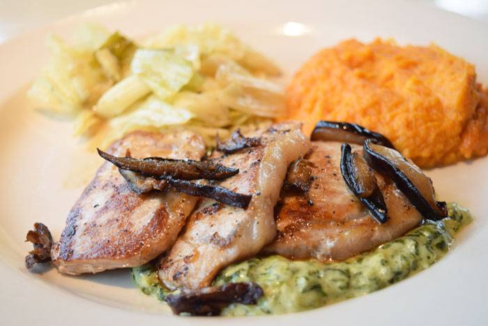 Lucky 32 Southern Kitchen | restaurant | 1421 Westover Terrace, Greensboro, NC 27408, USA | 3363700707 OR +1 336-370-0707