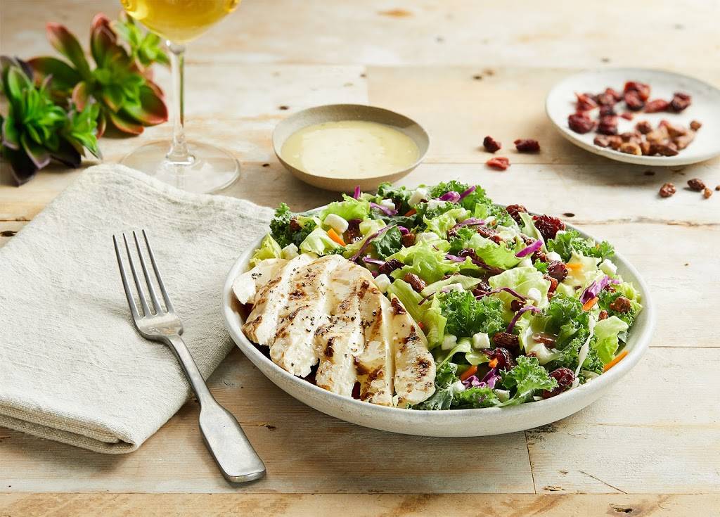 Chucks Roadhouse Bar & Grill | restaurant | 310 Garrison Road Garrison Village Shopping Centre, Fort Erie, ON L2A 1M7, Canada | 9059919444 OR +1 905-991-9444