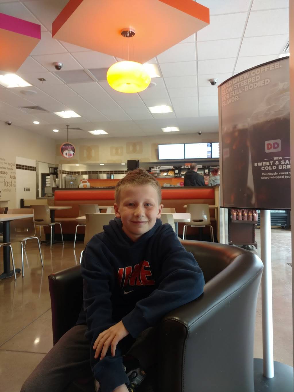 Dunkin | bakery | 4953 US-19E, Hampton, TN 37658, USA | 4237252621 OR +1 423-725-2621