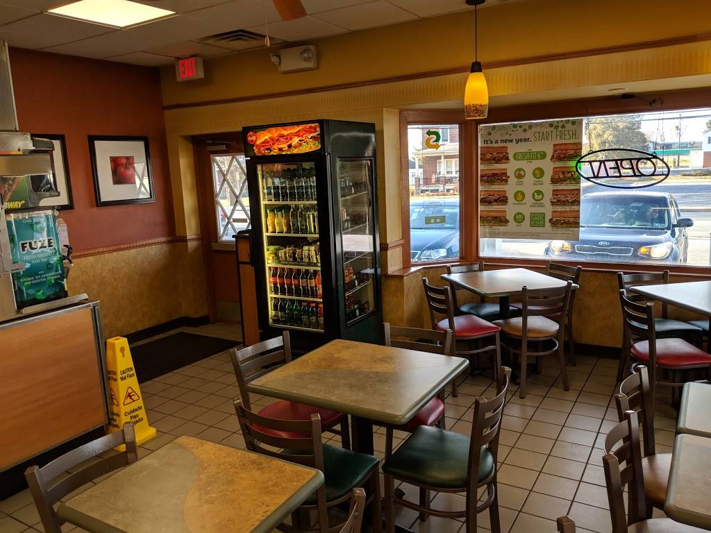 Subway | restaurant | 240 Manor Ave, Millersville, PA 17551, USA | 7178716597 OR +1 717-871-6597