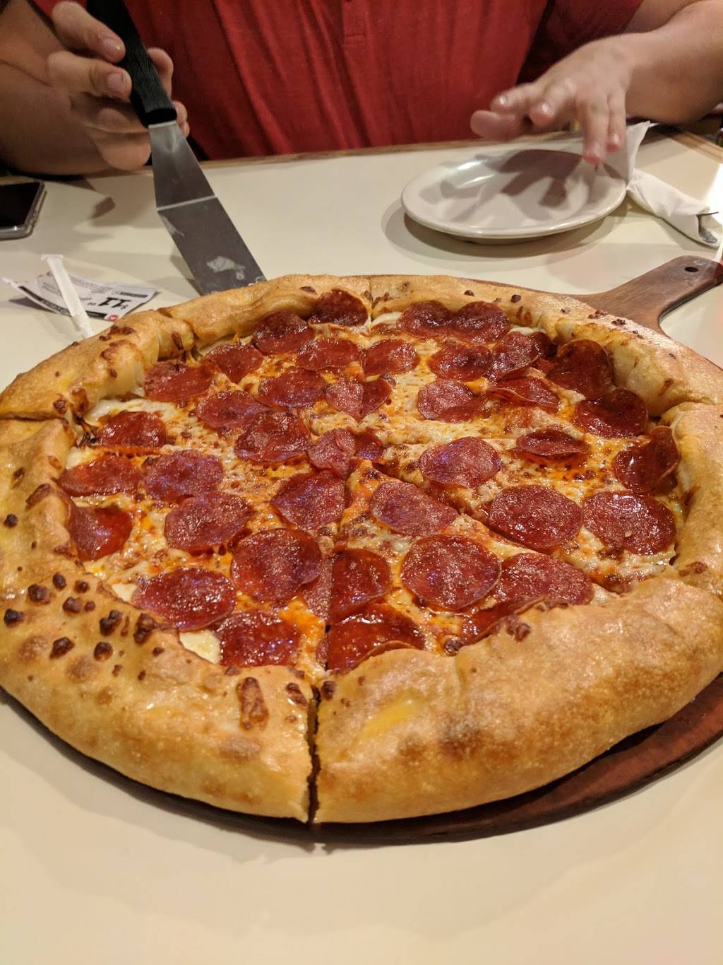 Pizza Hut | meal takeaway | 829 E Atlantic St, South Hill, VA 23970, USA | 4344473757 OR +1 434-447-3757