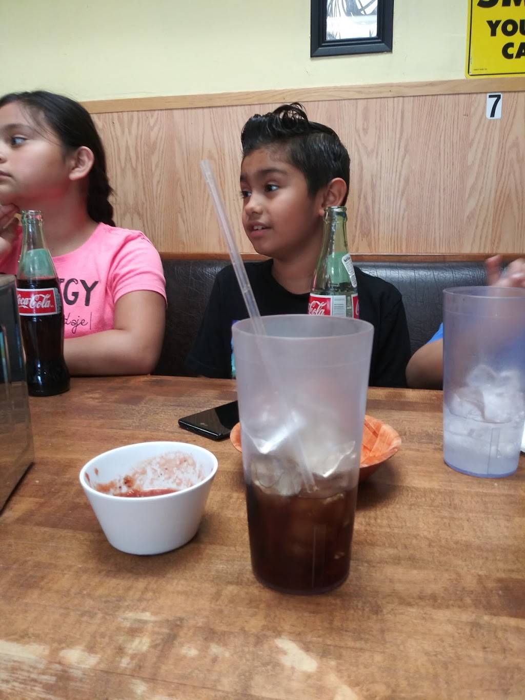 Mariscos el Nayarita | restaurant | 3043 Saviers Rd, Oxnard, CA 93033, USA | 8058324604 OR +1 805-832-4604