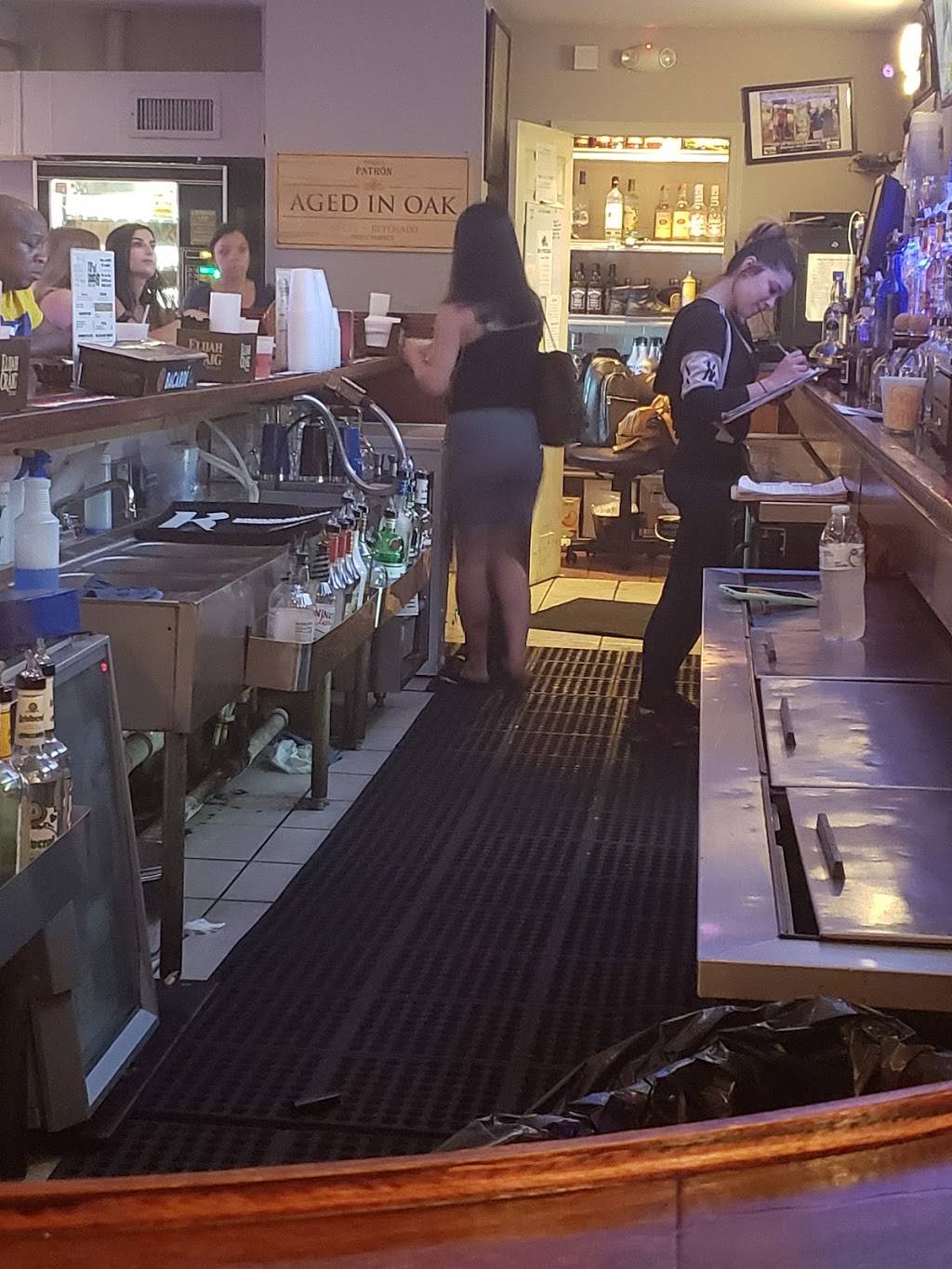 Out of Bounds | restaurant | 4445 Veterans Memorial Blvd, Metairie, LA 70006, USA | 5048897350 OR +1 504-889-7350