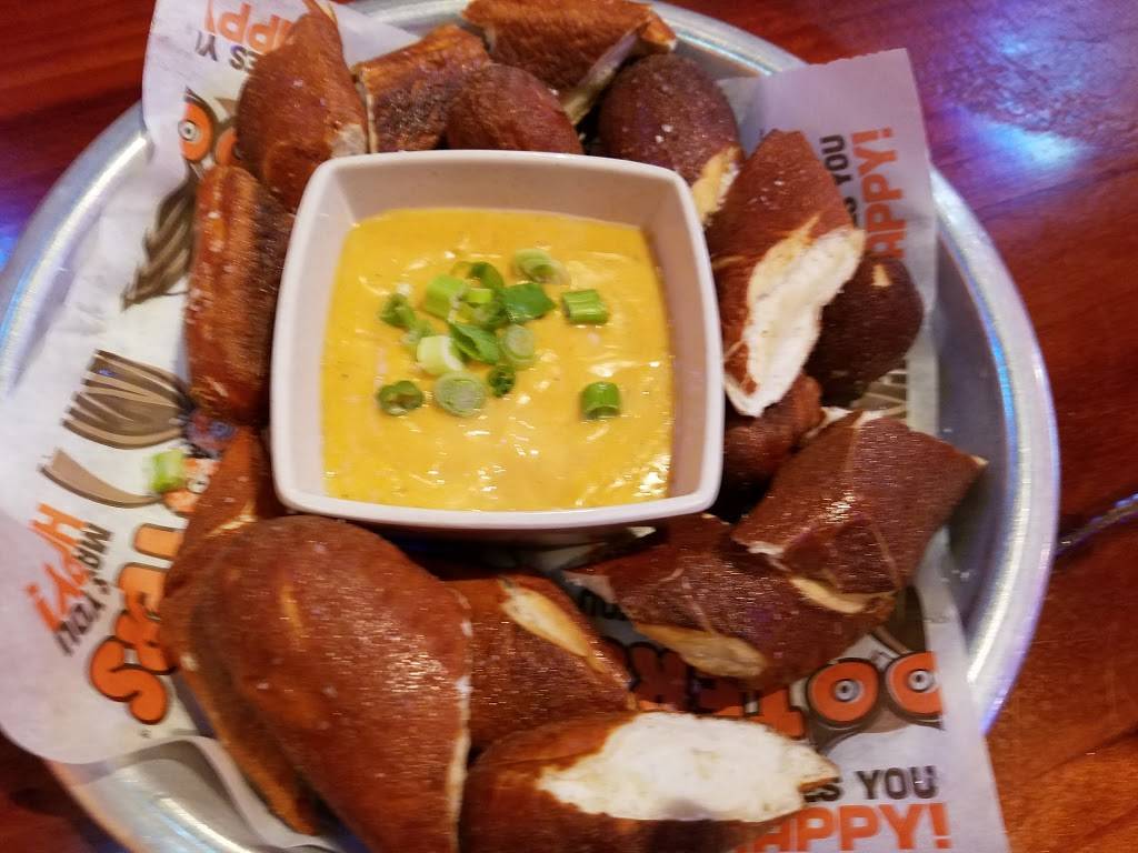 Hooters | restaurant | 123 W Trade Street, Charlotte, NC 28202, USA | 7043334566 OR +1 704-333-4566