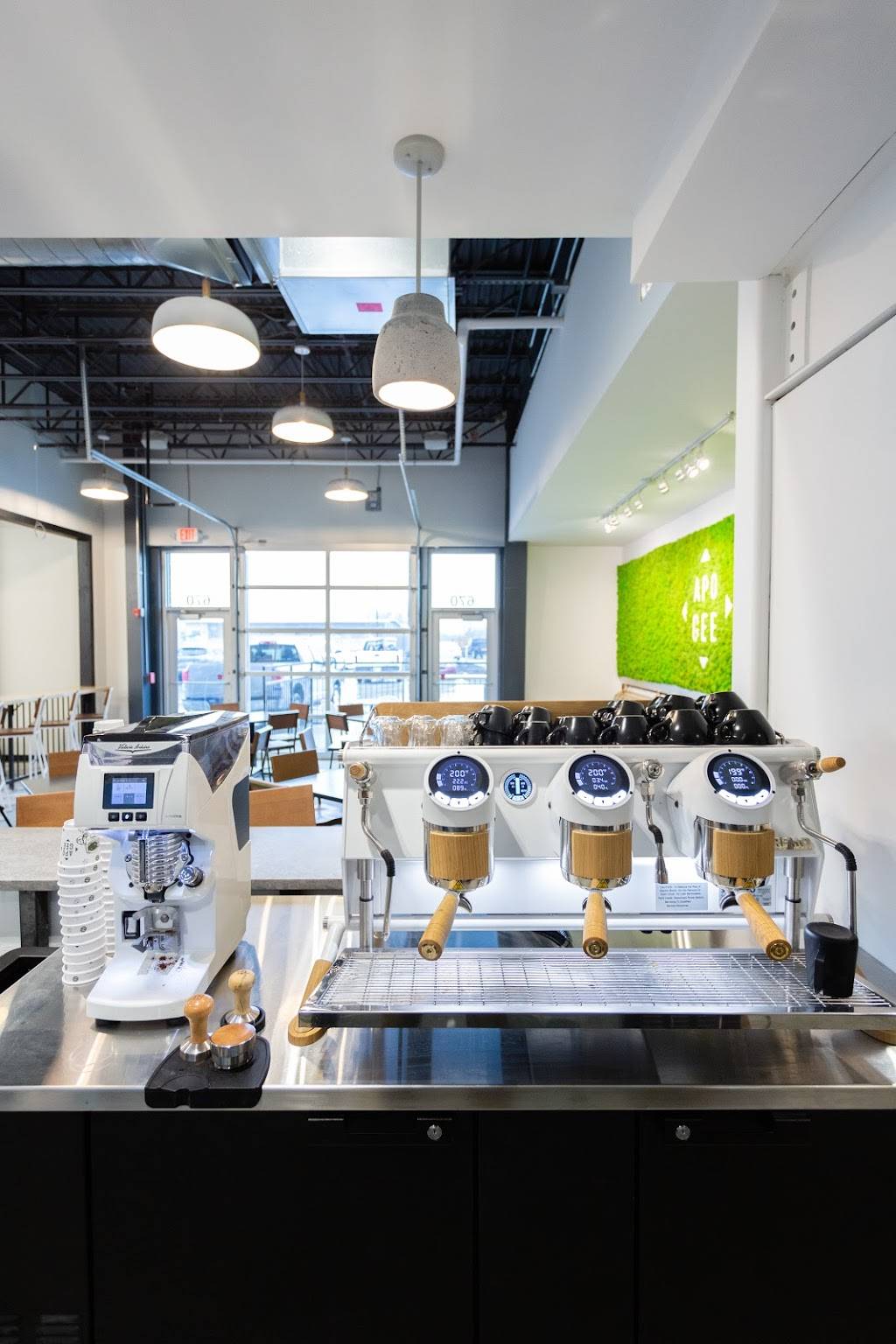 Apogee Coffee and Draft | restaurant | 670 N Central St, Olathe, KS 66061, USA | 9134904455 OR +1 913-490-4455