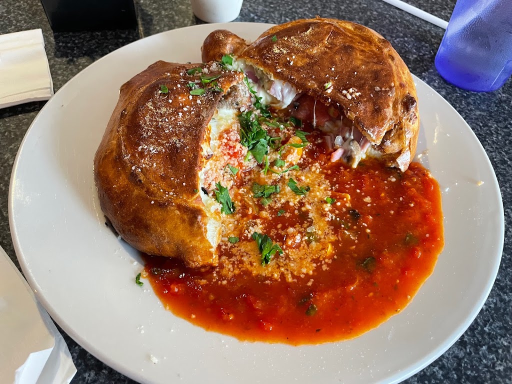 Caps Pizza & Bar | restaurant | 1428 1st Ave, San Diego, CA 92101, USA | 6192378081 OR +1 619-237-8081