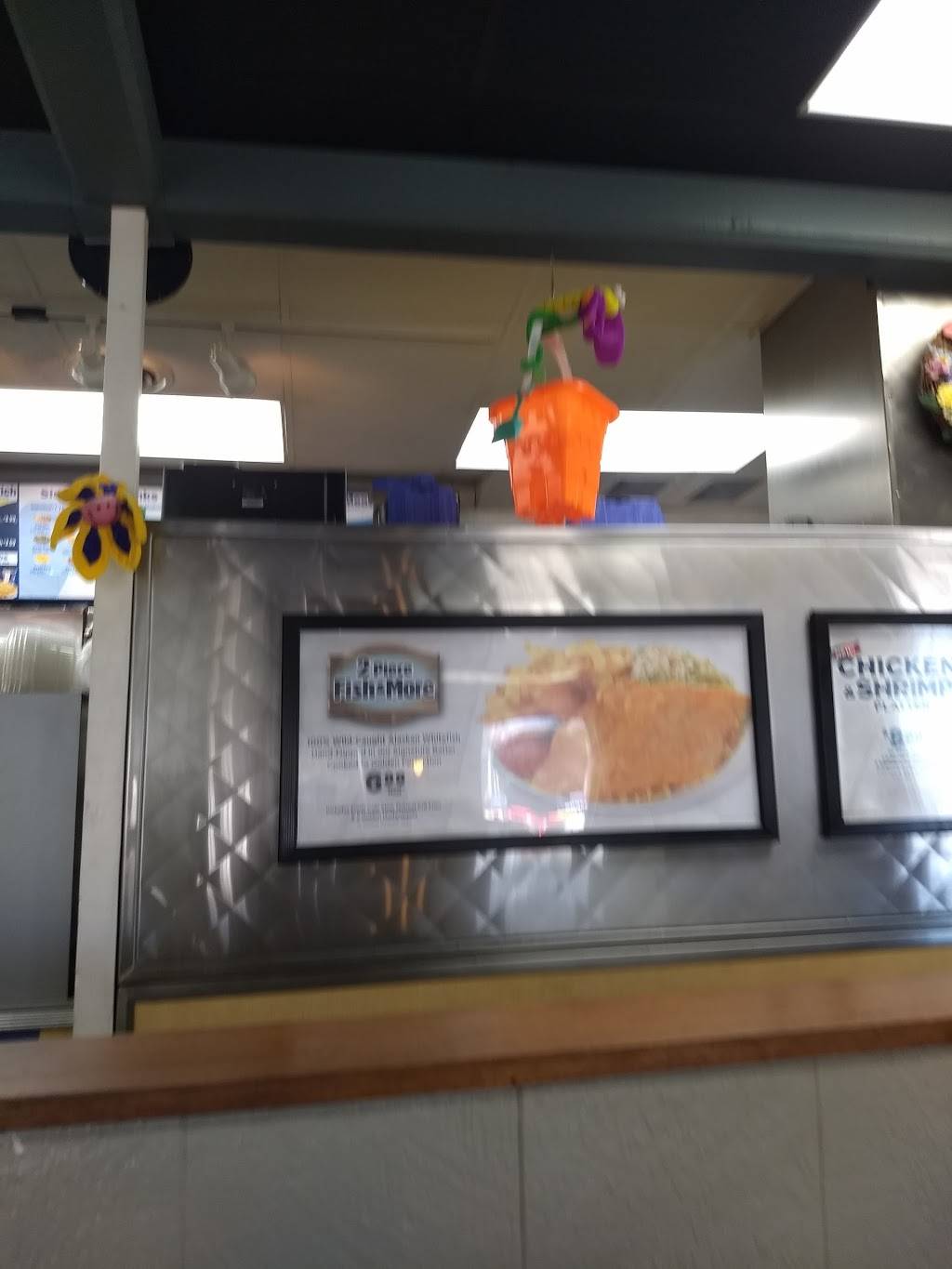 Long John Silvers | cafe | 601 S Commercial St, Harrisburg, IL 62946, USA | 6182527235 OR +1 618-252-7235