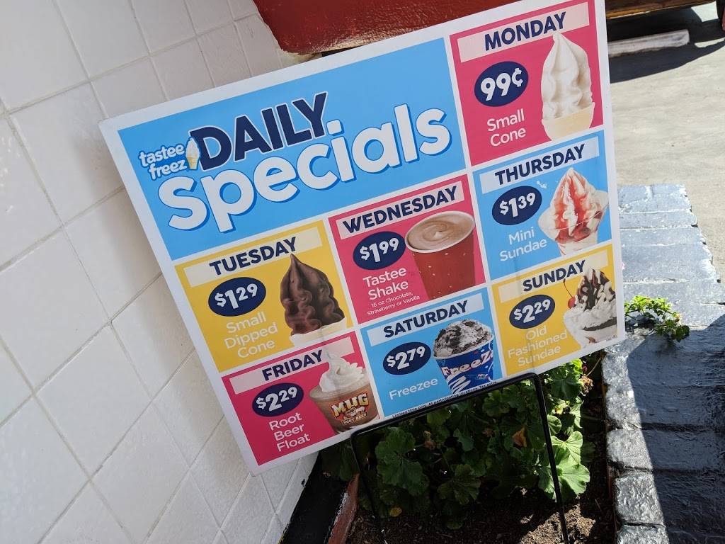 Wienerschnitzel | restaurant | 4393 Convoy St, San Diego, CA 92111, USA | 8582770882 OR +1 858-277-0882