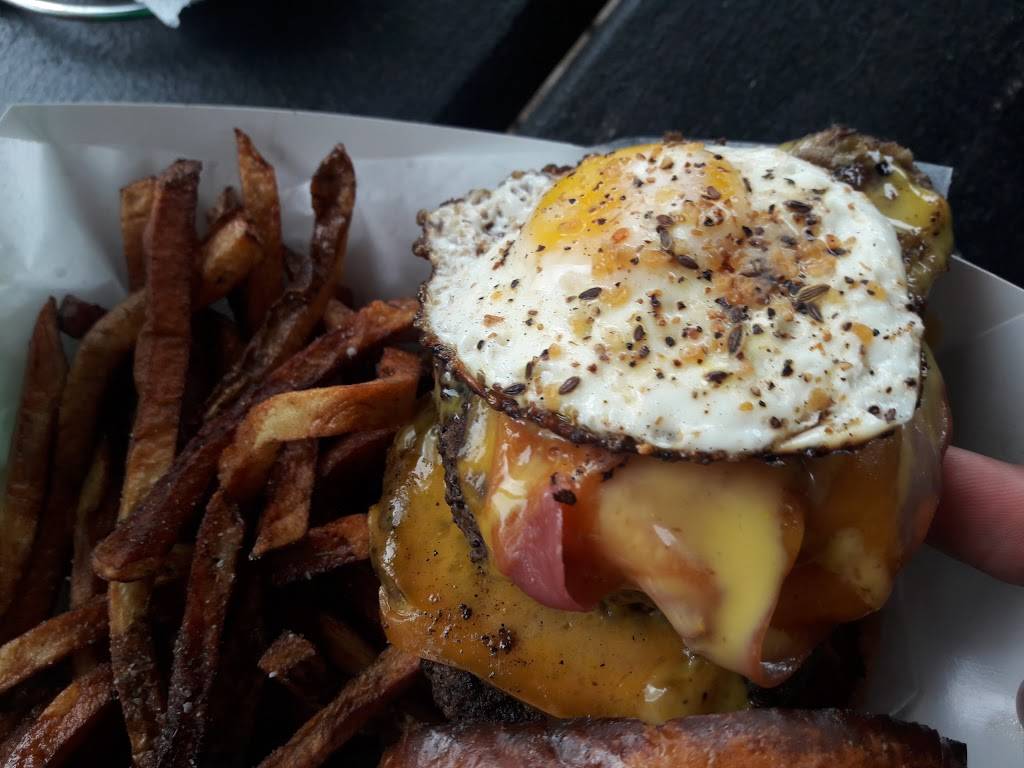 Burger Culture | restaurant | 6920 N Dale Mabry Hwy, Tampa, FL 33614, USA | 8139927444 OR +1 813-992-7444