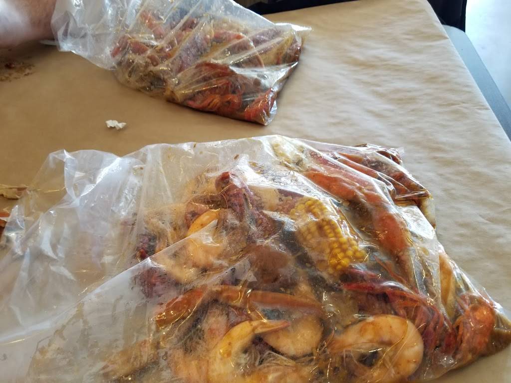 Cajun Crawfish Everett | restaurant | 909 SE Everett Mall Way, Everett, WA 98208, USA | 4252129603 OR +1 425-212-9603