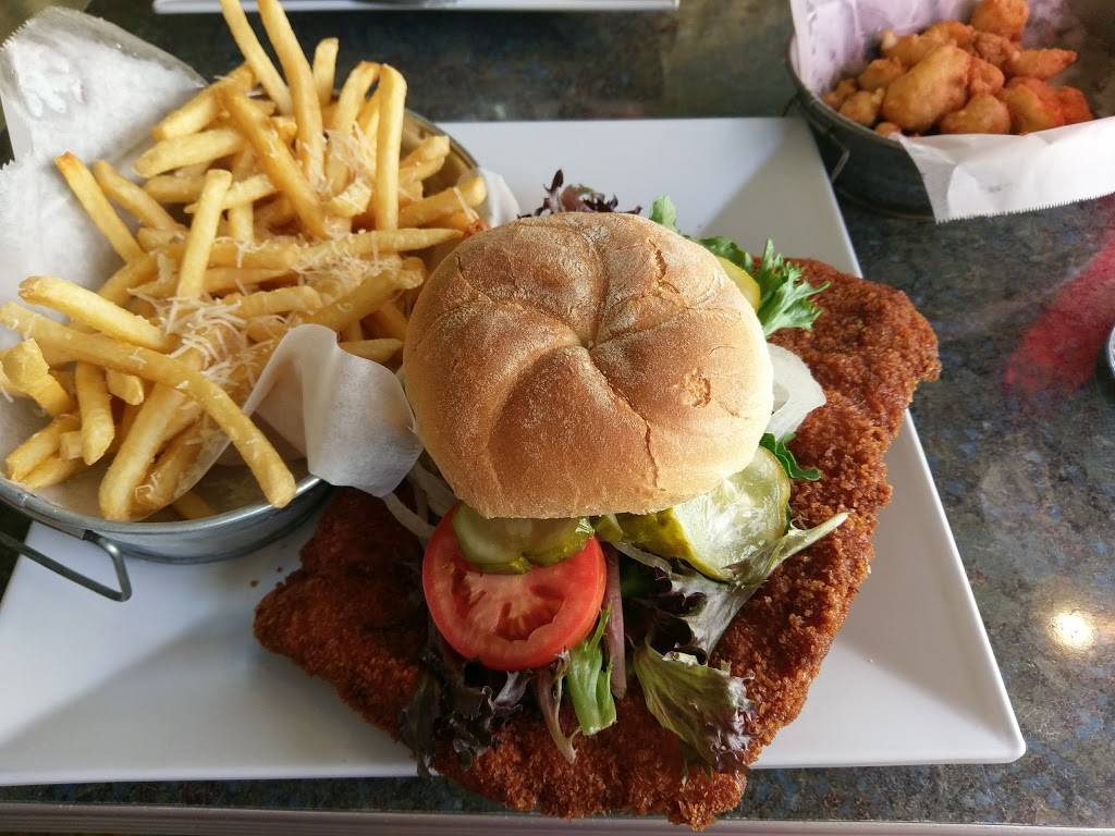 Newtons Paradise Cafe | cafe | 128 E 4th St, Waterloo, IA 50703, USA | 3192340280 OR +1 319-234-0280