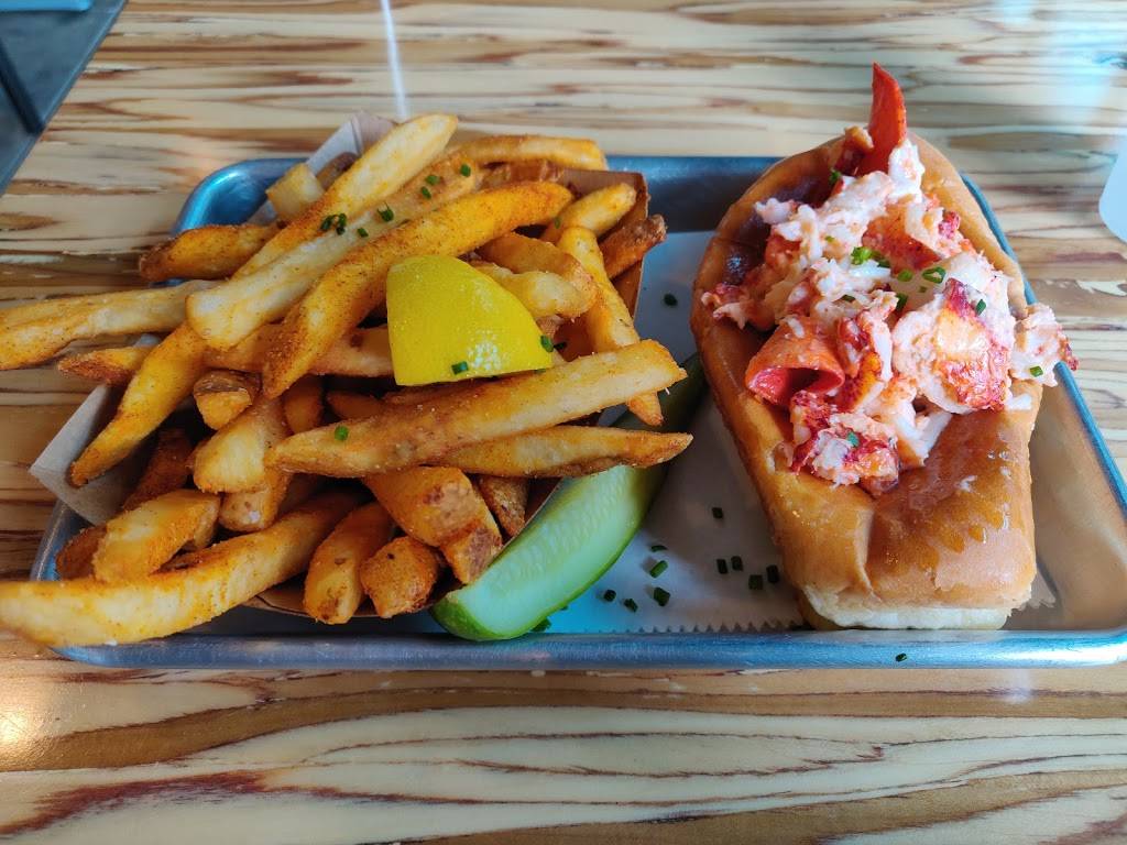 Slapfish | restaurant | 783 N Alafaya Trail, Orlando, FL 32828, USA | 4078661804 OR +1 407-866-1804