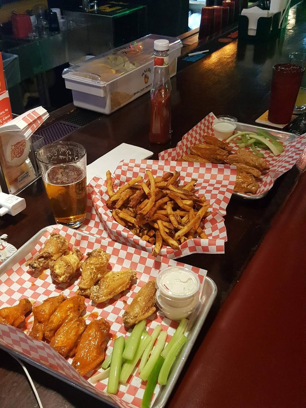 Russells Pub & Grill | restaurant | 1609 Sardis Rd N A, Charlotte, NC 28270, USA | 7048147837 OR +1 704-814-7837