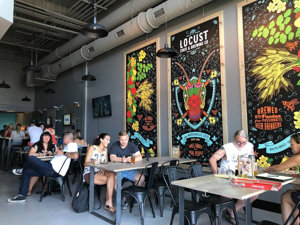 Locust Cider & Brewing Alki Beach | restaurant | 2820 Alki Ave SW, Seattle, WA 98116, USA | 2067086458 OR +1 206-708-6458