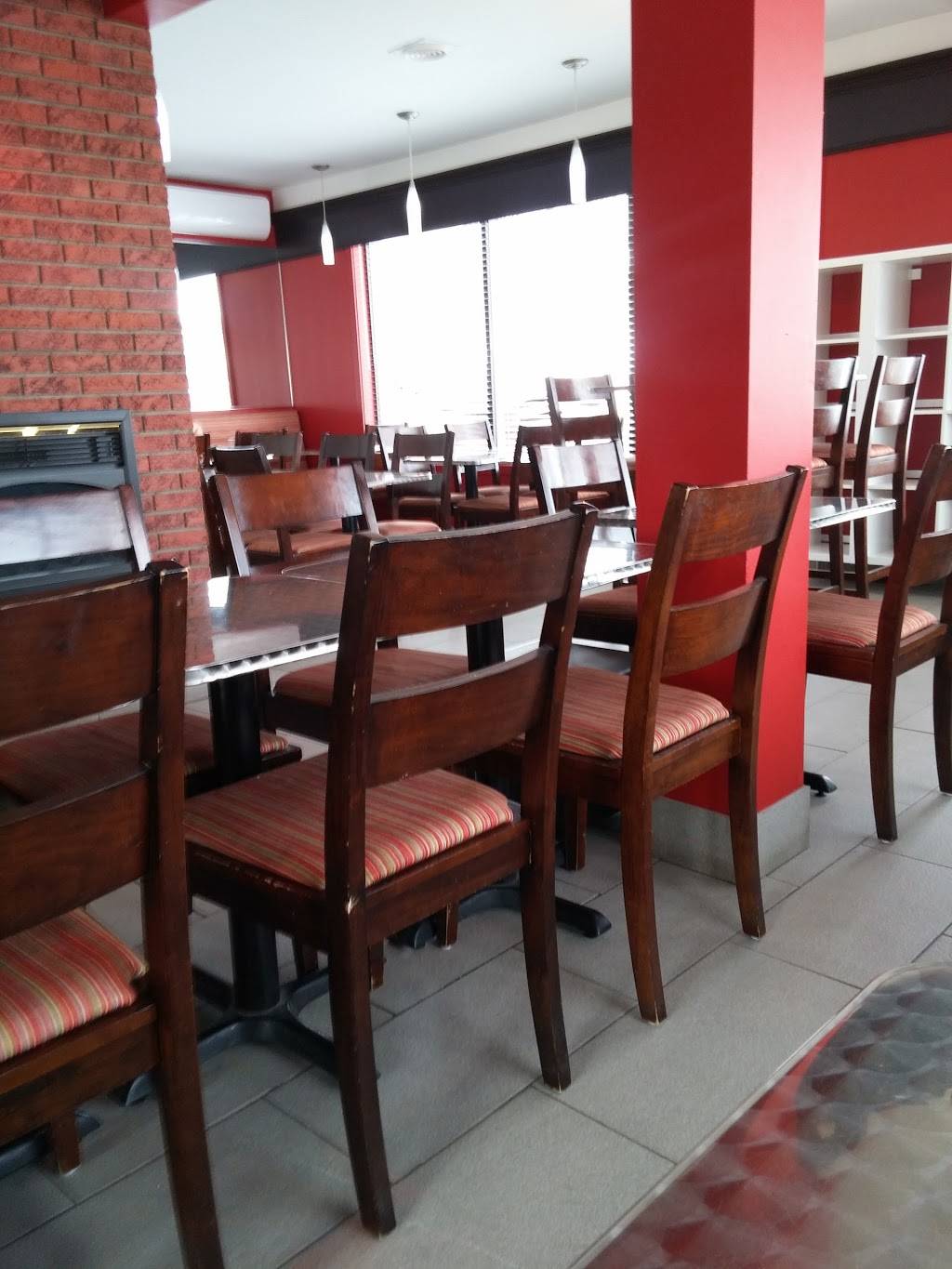 Le Snack Branché | restaurant | 1284 Boulevard Bastien, Québec, QC G2K 1G2, Canada | 4187041616 OR +1 418-704-1616