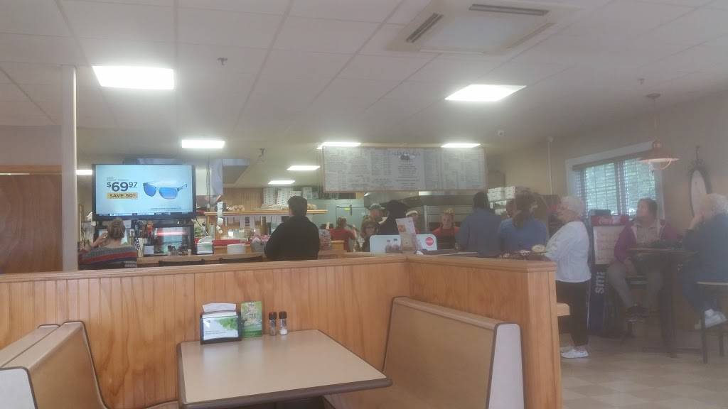 Nik & Charlies Pizzeria | restaurant | 437 Portsmouth Ave, Greenland, NH 03840, USA | 6033738328 OR +1 603-373-8328