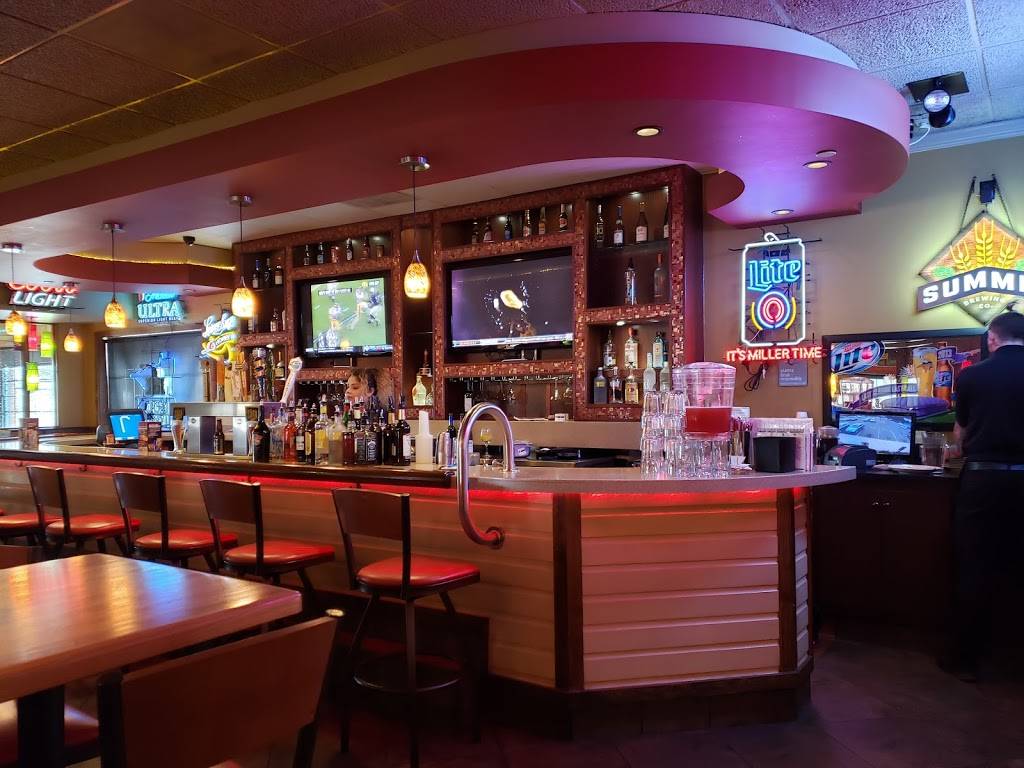 Applebees Grill + Bar | restaurant | 1753 S Robert St, West St Paul, MN 55118, USA | 6514570530 OR +1 651-457-0530