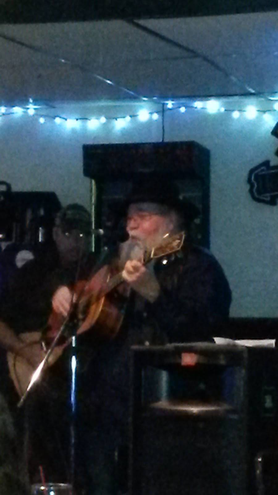 Stumps Pizzeria & Diner | restaurant | 112 W 2nd St, Trufant, MI 49347, USA | 6169846000 OR +1 616-984-6000