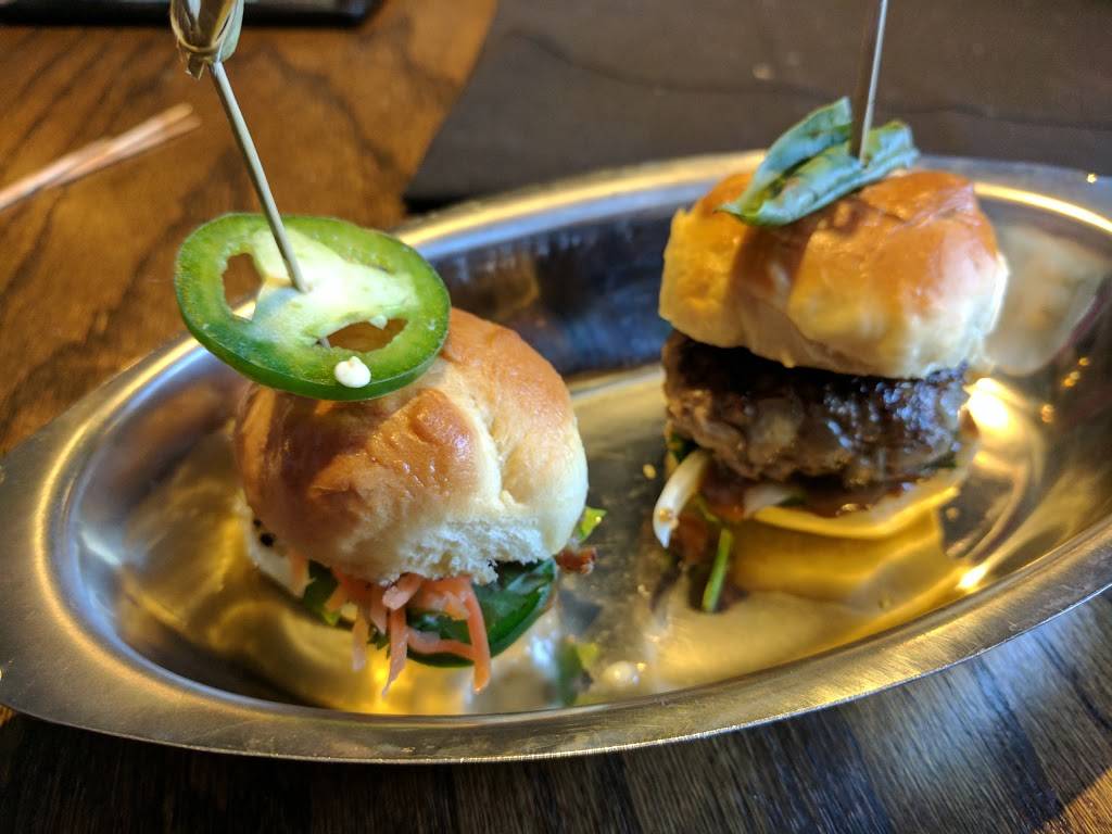 Vigilante Gastropub & Games | restaurant | 7010 Easy Wind Dr #150, Austin, TX 78752, USA | 5125381516 OR +1 512-538-1516