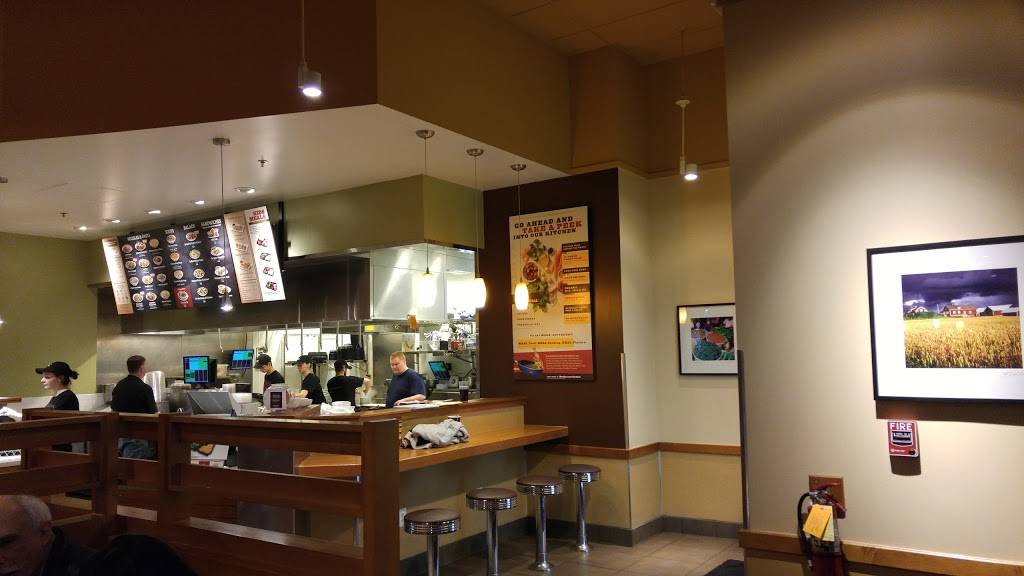 Noodles and Company | restaurant | 1607 Village Market Boulevard Southeast, Leesburg, VA 20175, USA | 7034431284 OR +1 703-443-1284