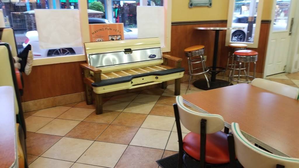 A&W Restaurant | restaurant | 5770 W Irlo Bronson Memorial Hwy Suite 326, Kissimmee, FL 34746, USA | 4073972280 OR +1 407-397-2280