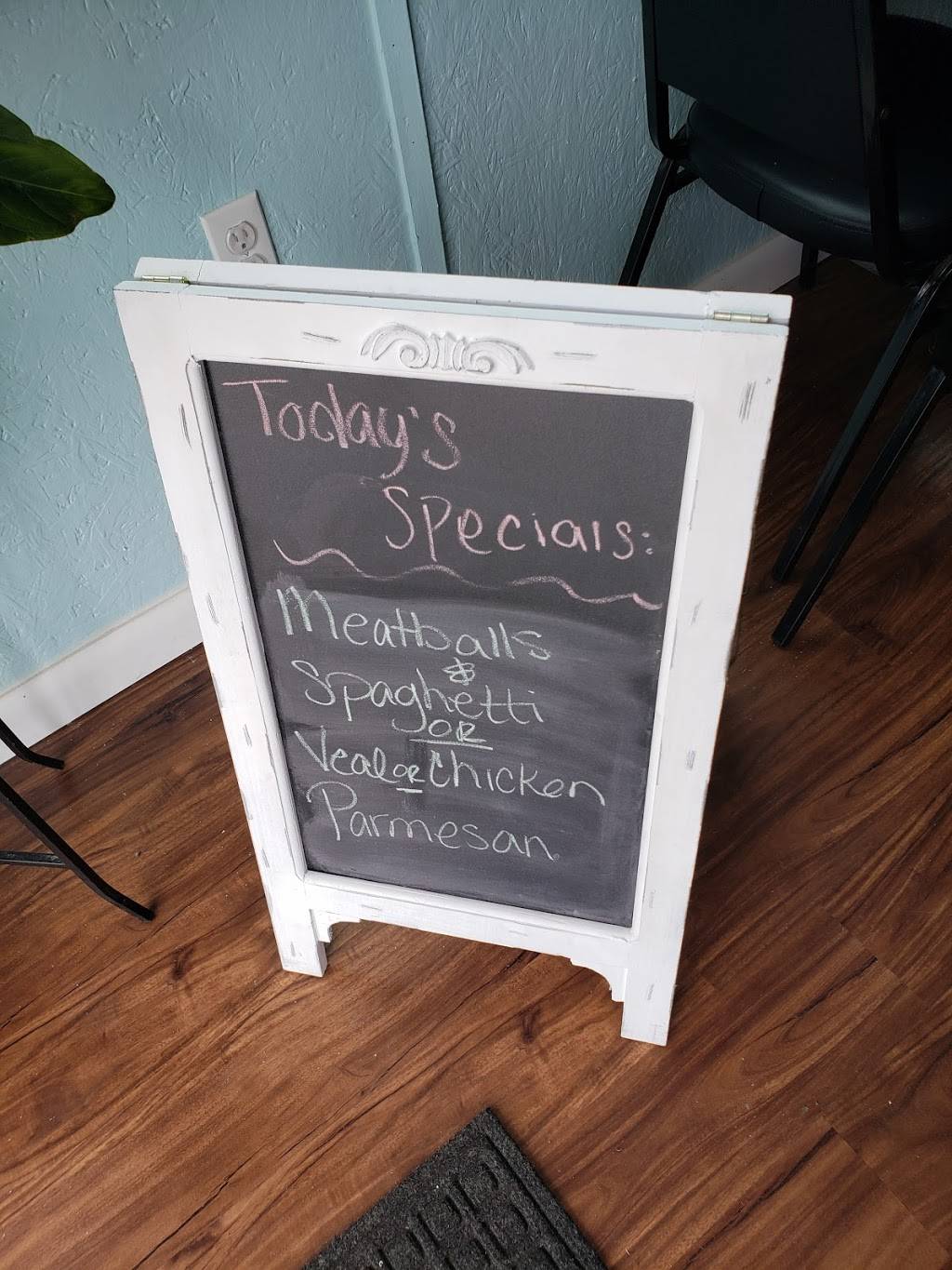 Ernies Cafe | restaurant | 5201 4th St, Marrero, LA 70072, USA | 5043736040 OR +1 504-373-6040