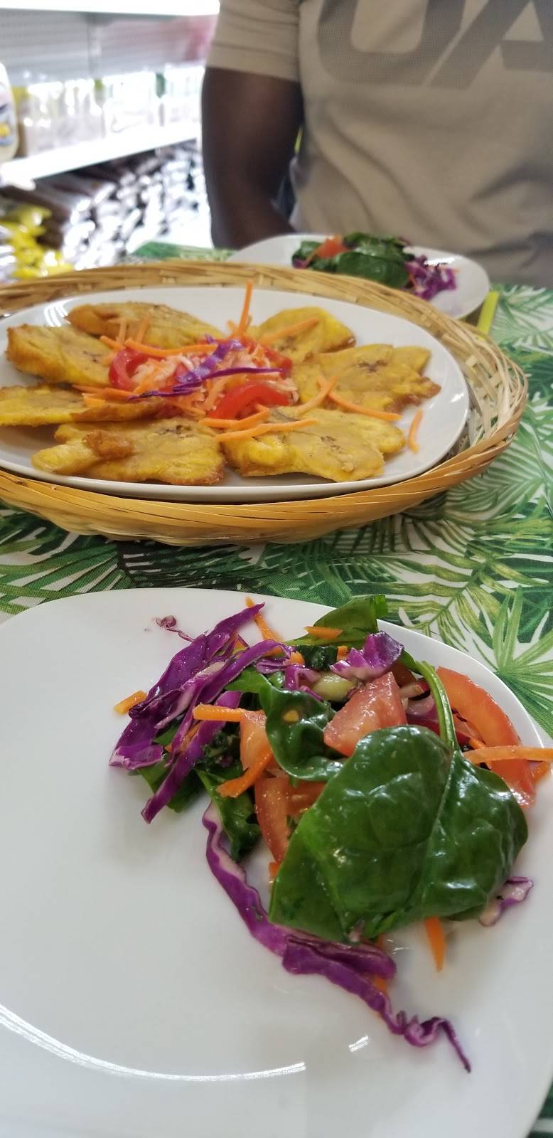 Casse-Croûte Panier Lakay | restaurant | 6763 Rue Beaubien E, Montréal, QC H1M 3B2, Canada | 5142566464 OR +1 514-256-6464