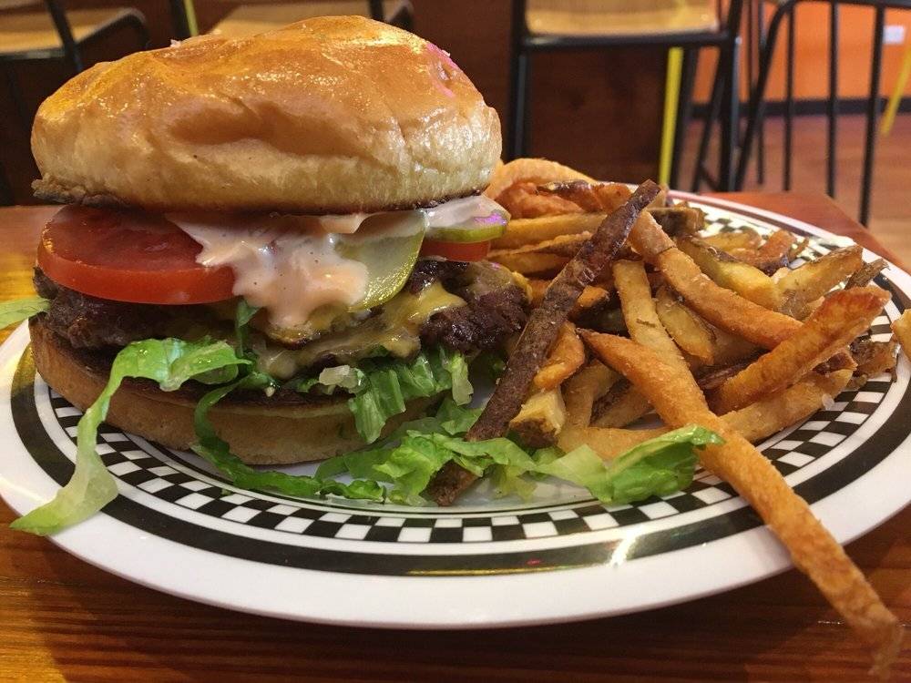 The StopAlong | restaurant | 1812 N Milwaukee Ave, Chicago, IL 60647, USA | 7733944694 OR +1 773-394-4694