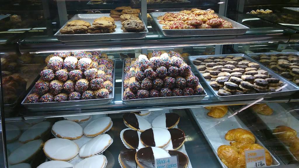 Way Beyond Bagels | bakery | 16850 Jog Rd, Delray Beach, FL 33446, USA | 5616381320 OR +1 561-638-1320