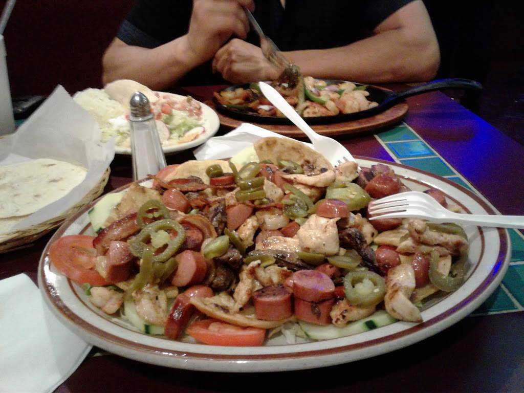 El Gran Palenque | restaurant | 5863 Columbia Pike, Falls Church, VA 22041, USA | 7039988220 OR +1 703-998-8220
