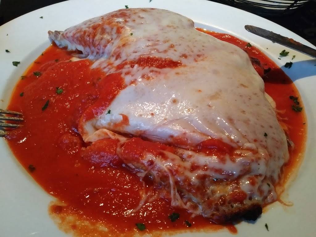 Roccos Pizza | restaurant | 1285 Old Country Rd, Riverhead, NY 11901, USA | 6317274992 OR +1 631-727-4992