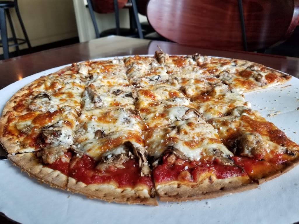 Rosatis Pizza | restaurant | 818 Neapolitan Way, Naples, FL 34103, USA | 2392638902 OR +1 239-263-8902