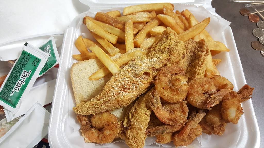 Hook Fish and Chicken | restaurant | 244 W Hillsboro Blvd, Deerfield Beach, FL 33441, USA | 9544261093 OR +1 954-426-1093