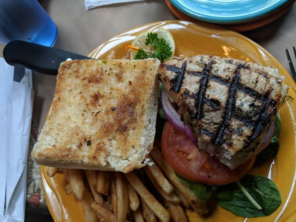 Delaneys Hole In the Wall | restaurant | 2966 White Mountain Hwy, North Conway, NH 03860, USA | 6033567776 OR +1 603-356-7776