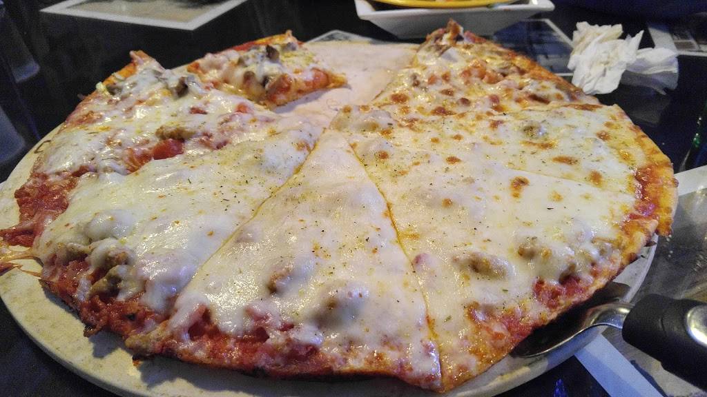 Green Kayak Grille & Pub | restaurant | 200 Front St, New Richmond, OH 45157, USA | 5138436040 OR +1 513-843-6040