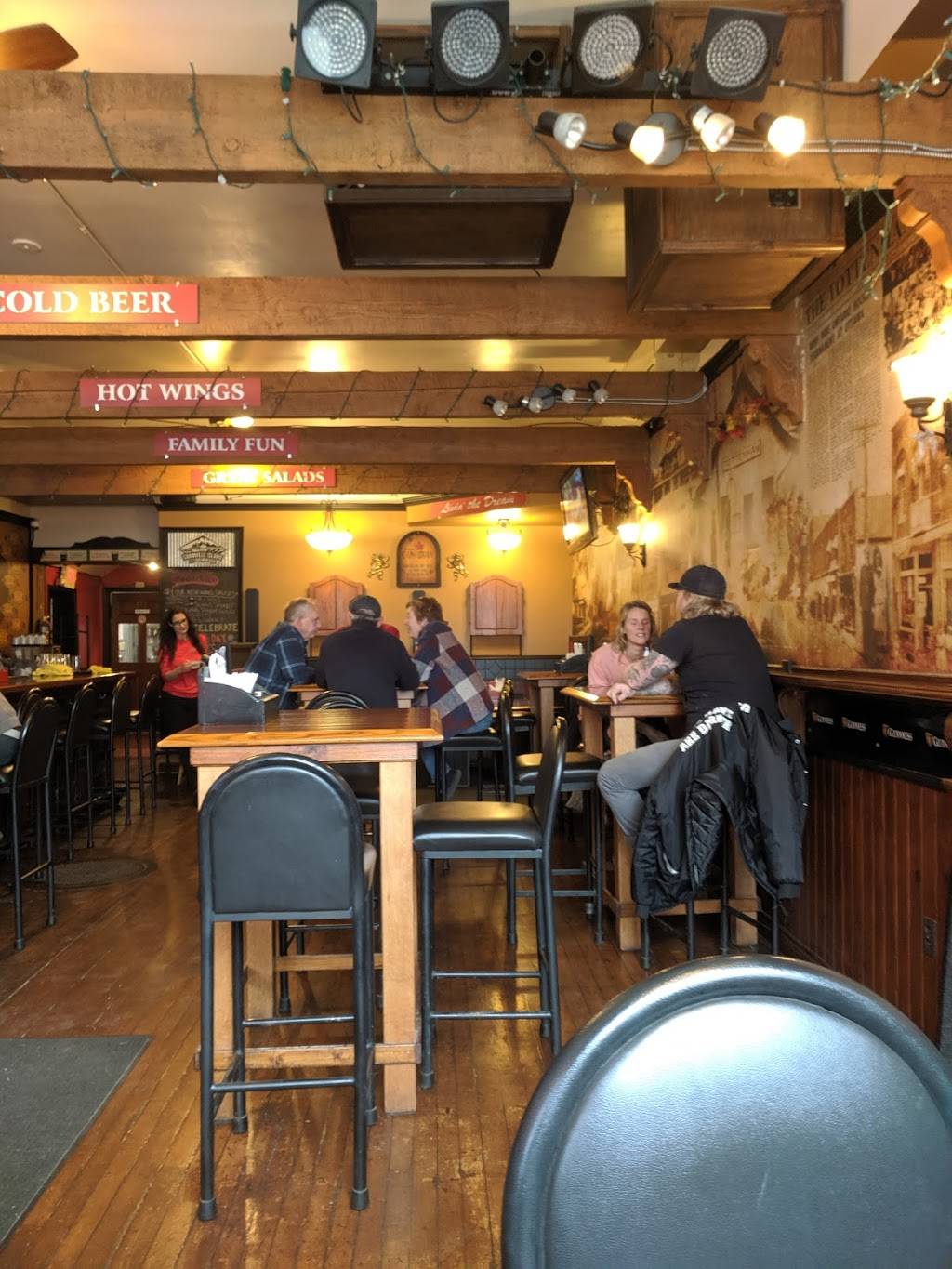 Feebs Pub & Grill | restaurant | 2 Mill St E, Tottenham, ON L0G 1W0, Canada | 9059369009 OR +1 905-936-9009