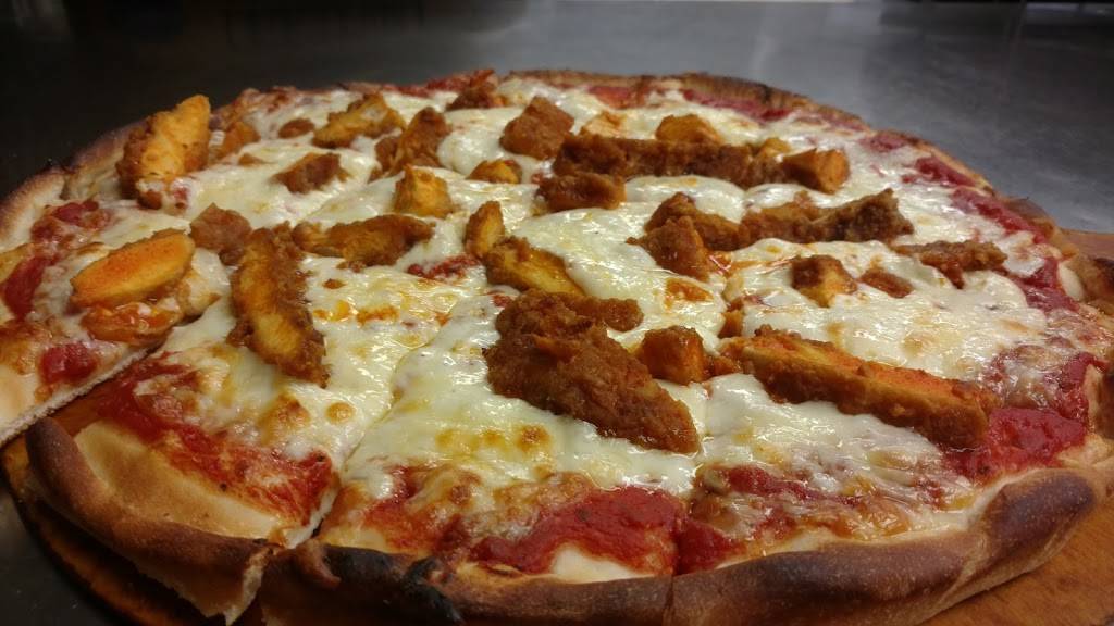 Faucis Pizza | meal takeaway | 4 Lynnfield St, Lynn, MA 01904, USA | 7815951310 OR +1 781-595-1310