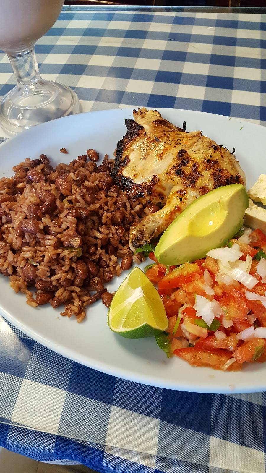 Panaderia & Pupuseria Ilobas Co | bakery | 455 W Florence Ave, Los Angeles, CA 90003, USA | 3237785027 OR +1 323-778-5027