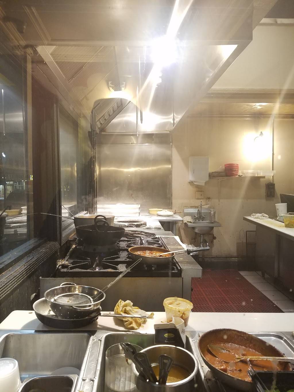 Al Hamra Indian Pizza & Curry | meal delivery | 3083 16th St, San Francisco, CA 94103, USA | 4156213935 OR +1 415-621-3935