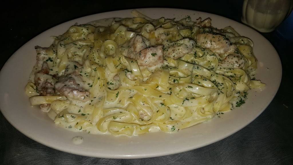 Fresco Pizza & Pasta | restaurant | 2812, 560 E 149th St, Bronx, NY 10455, USA | 7182925744 OR +1 718-292-5744