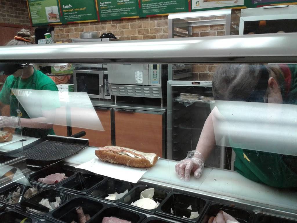 Subway | restaurant | 829 Phillips Blvd, Sauk City, WI 53583, USA | 6086432727 OR +1 608-643-2727