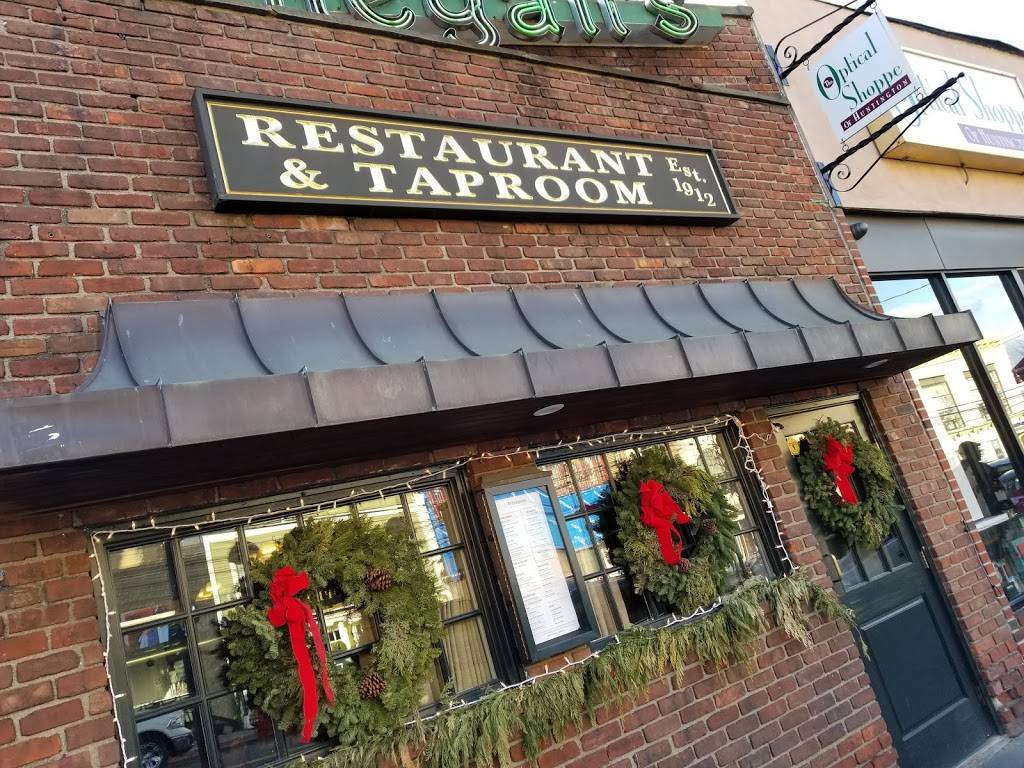 Finnegans | restaurant | 5 Wall St, Huntington, NY 11743, USA | 6314239696 OR +1 631-423-9696