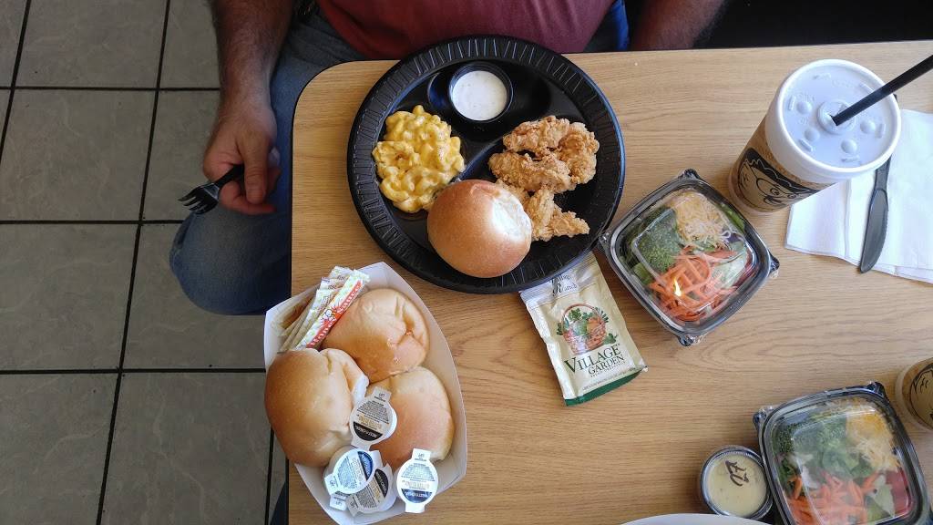 Golden Chick | meal takeaway | 638 W Broad St, Mineola, TX 75773, USA | 9035690404 OR +1 903-569-0404