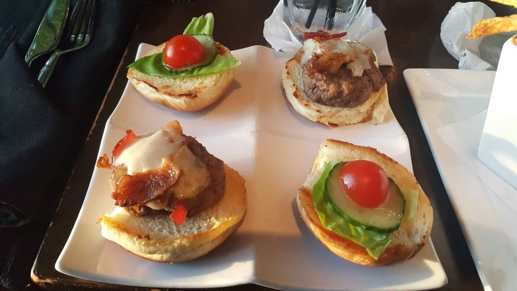 Terrace at The River Inn | restaurant | 50 Harbor Town Square, Memphis, TN 38103, USA | 9012603366 OR +1 901-260-3366