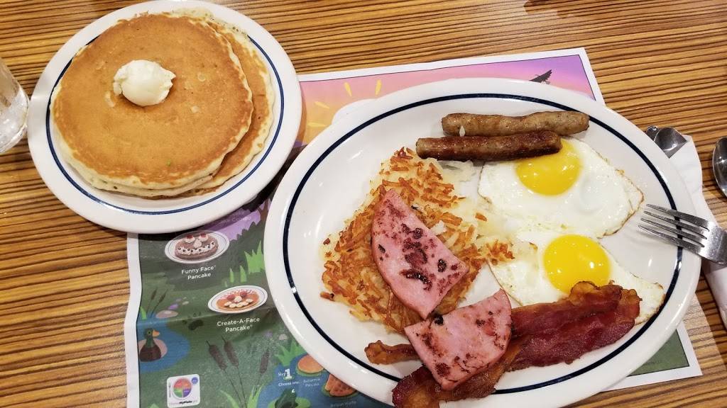 IHOP | restaurant | 2935 Hempstead Turnpike, Levittown, NY 11756, USA | 5165975490 OR +1 516-597-5490