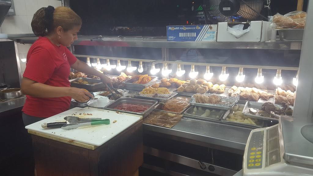 El Chevere | restaurant | 2000 3rd Ave, New York, NY 10029, USA | 2124273952 OR +1 212-427-3952