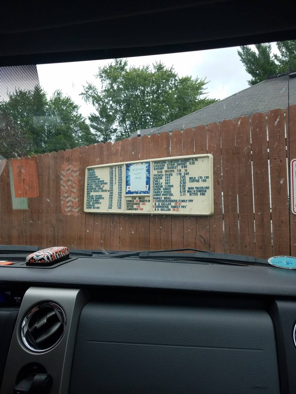 Northlakes Drive In | restaurant | 410 2nd St, Chetek, WI 54728, USA | 7159243325 OR +1 715-924-3325